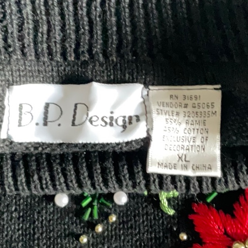 Elegant Black Floral Holiday Sweater - Picture 5 of 9